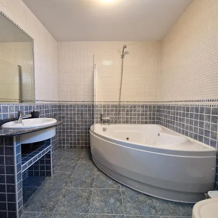 Amplio Y Centrico Piso En